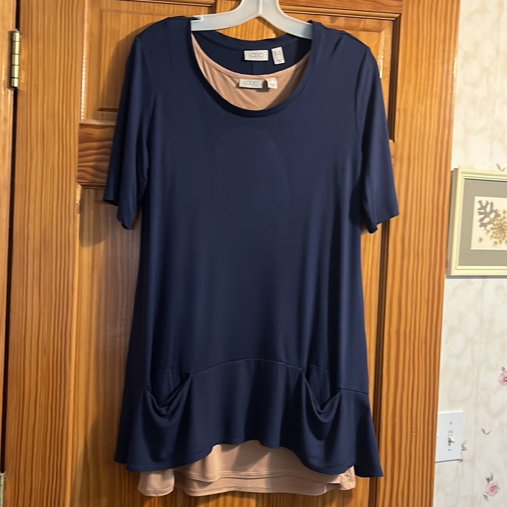 Logo by Lori Goldstein 2 piece tank and tunic top, size M